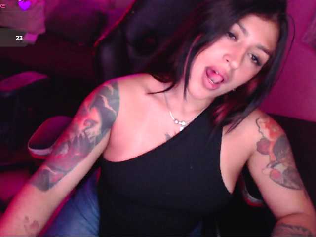 Missdennise live cam on BongaCams