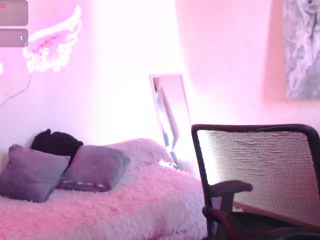 Missdennise live cam on BongaCams