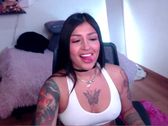 Missdennise live cam on BongaCams
