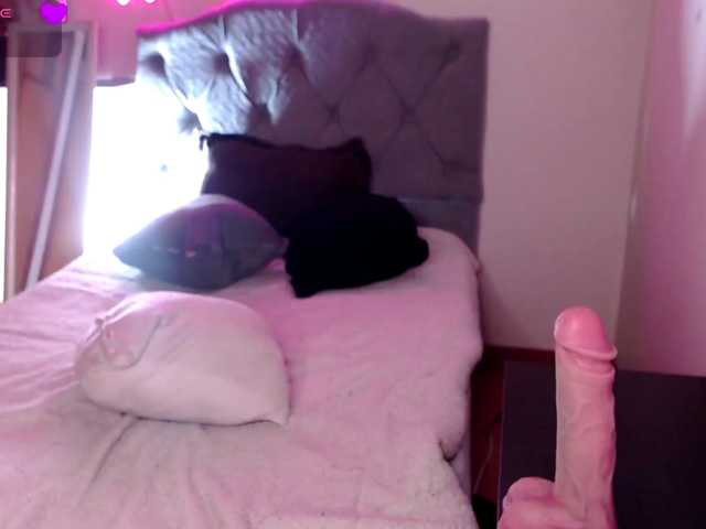 Missdennise live cam on BongaCams