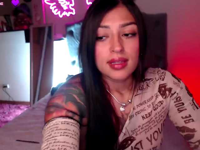 Missdennise live cam on BongaCams
