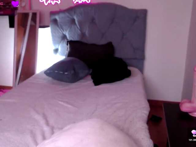 Missdennise live cam on BongaCams