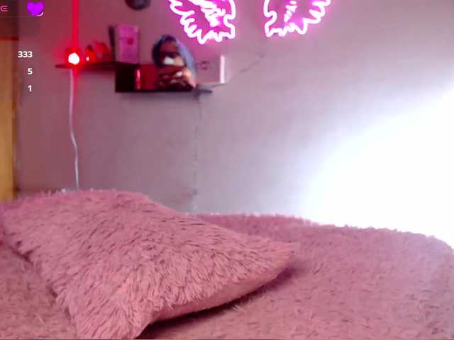 Missdennise live cam on BongaCams