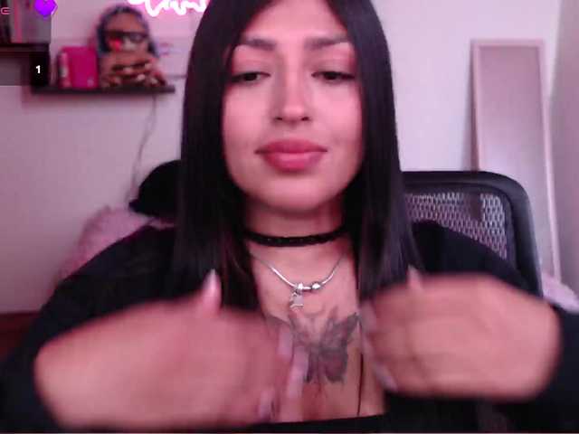 Missdennise live cam on BongaCams