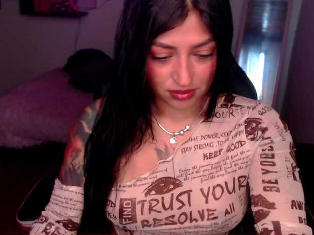 Missdennise live cam on BongaCams