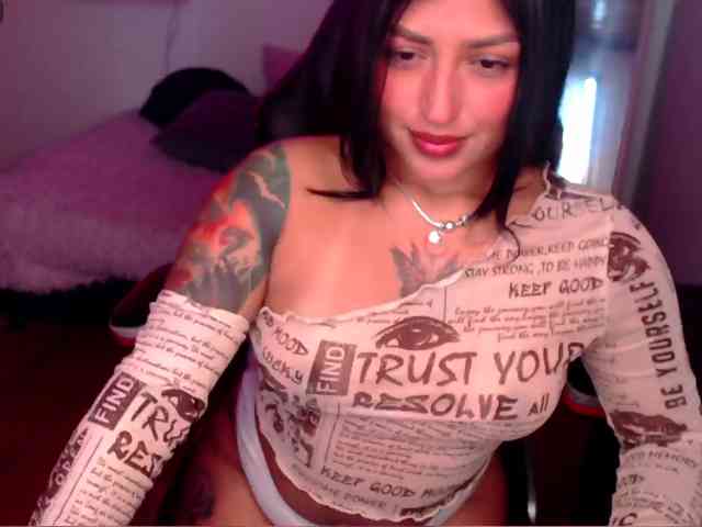 Missdennise webcam