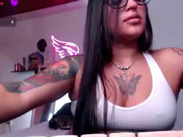 Missdennise webcam