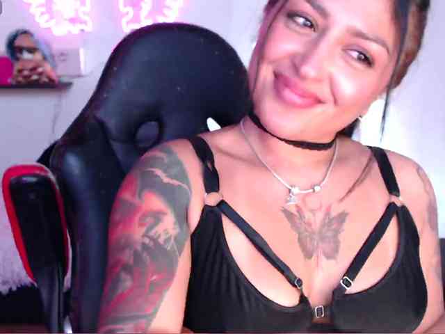 Missdennise webcam