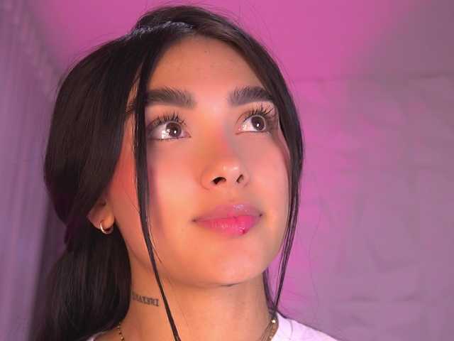 le modèle k-rioss est en webcam porno dans un show sur le site bongacams, il possède les tags suivants: Latino/Hispanic,Brunette,Shaved