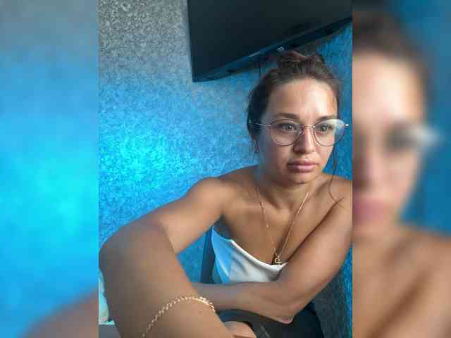 Maryllove Live Webcam on BongaCams