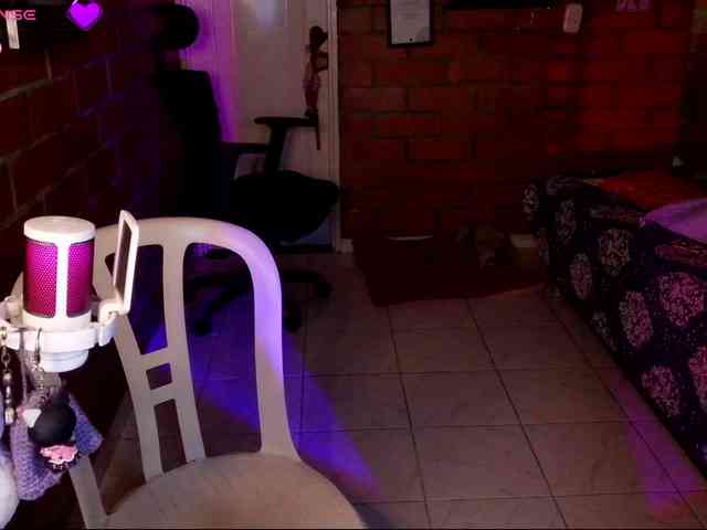 Tinaqueen1 webcam