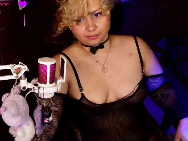 Tinaqueen1 webcam