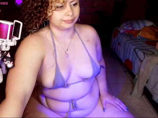 Tinaqueen1 webcam