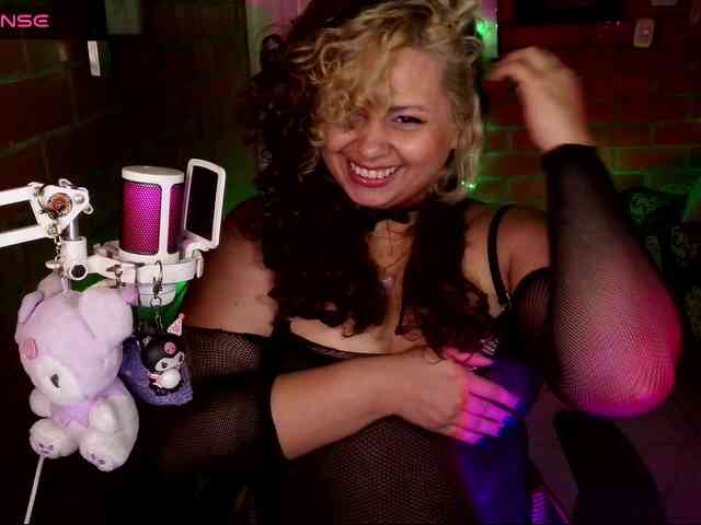 Tinaqueen1 webcam