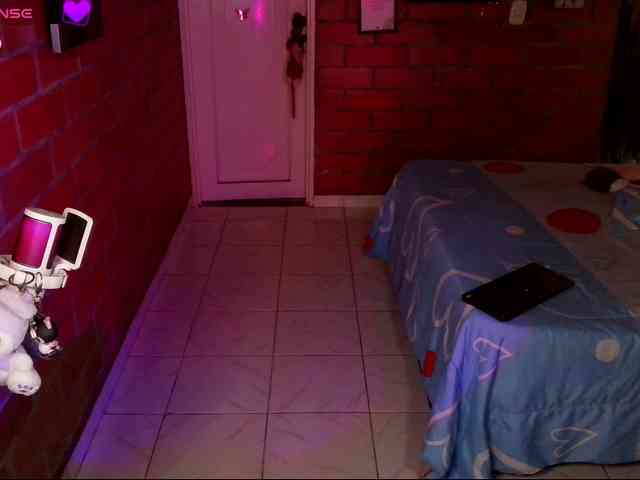 Tinaqueen1 webcam