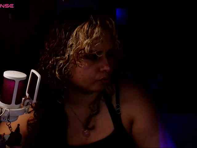 Tinaqueen1 webcam