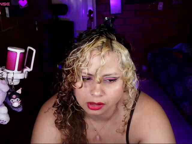 Tinaqueen1 webcam