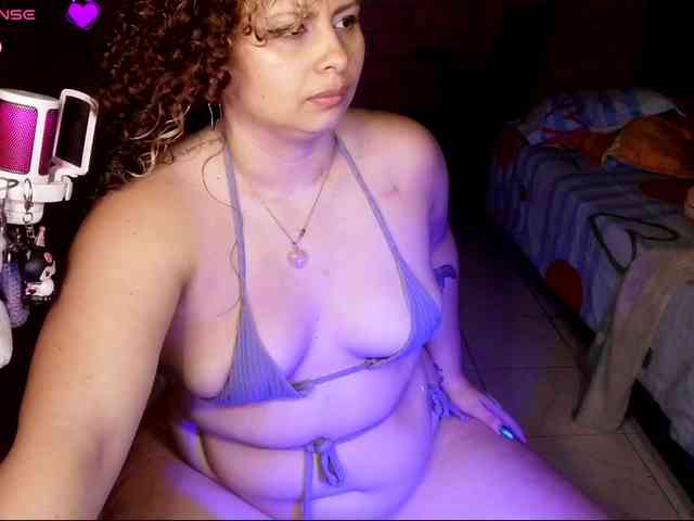 Tinaqueen1 webcam