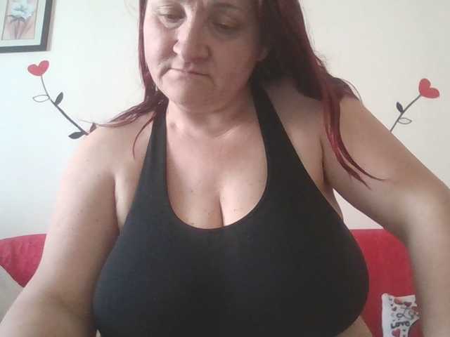le modèle LaraXXX33 est en webcam porno dans un show sur le site bongacams, il possède les tags suivants: White/Caucasian,Redhead,Hairy
