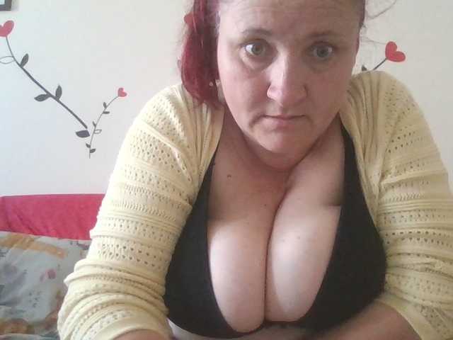 LaraXXX33 live cam on BongaCams