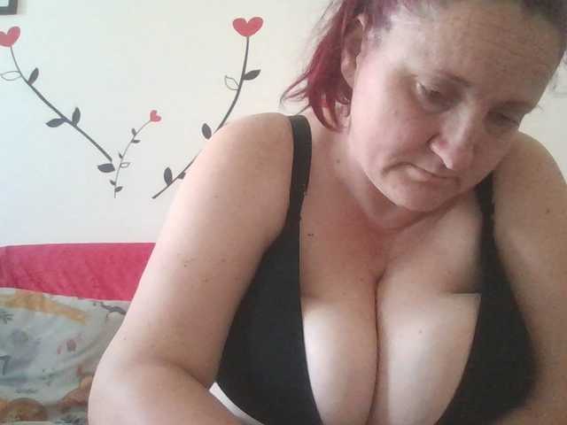 LaraXXX33 live cam on BongaCams