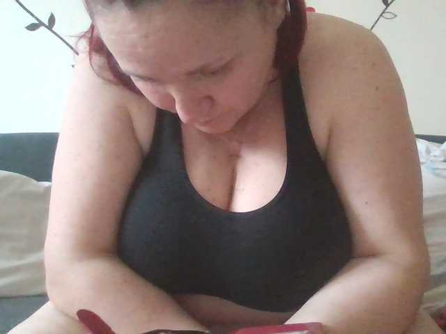 LaraXXX33's BongaCams show and profile