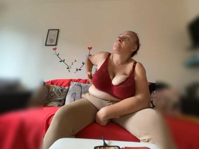 LaraXXX33 live cam on BongaCams