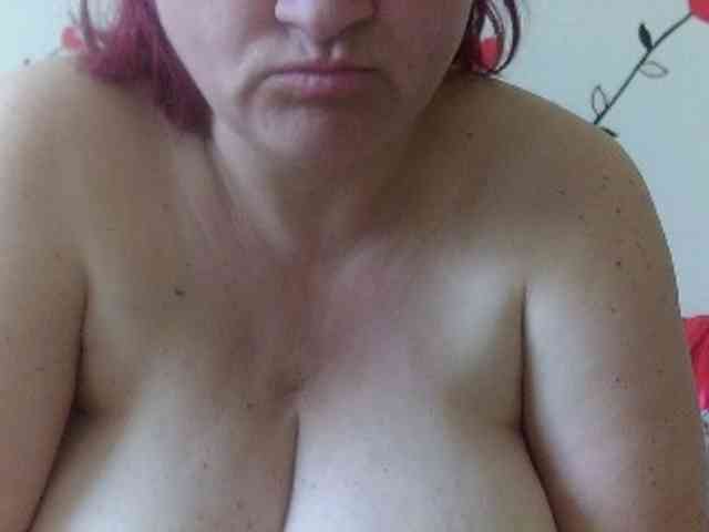 LaraXXX33 webcam