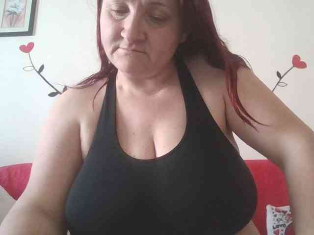 LaraXXX33 webcam