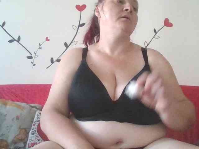 LaraXXX33 webcam