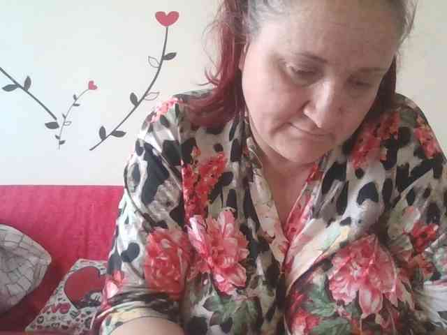 LaraXXX33 webcam