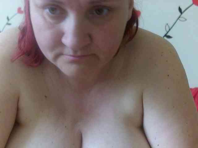 LaraXXX33 webcam