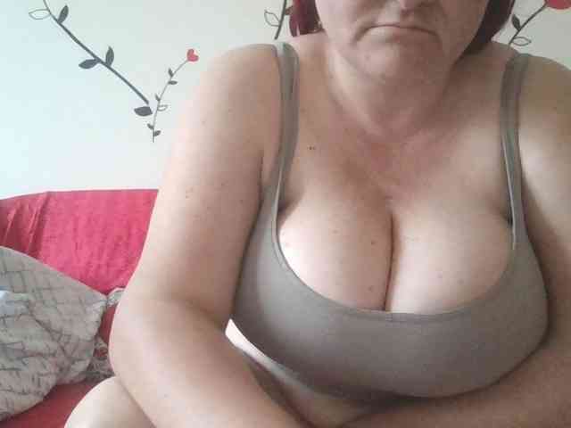 LaraXXX33 webcam