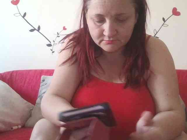 LaraXXX33 webcam