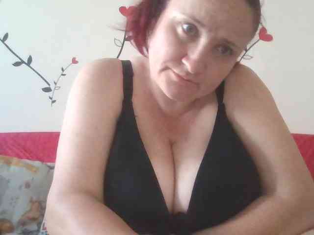 LaraXXX33 webcam
