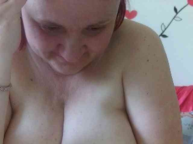 LaraXXX33 webcam