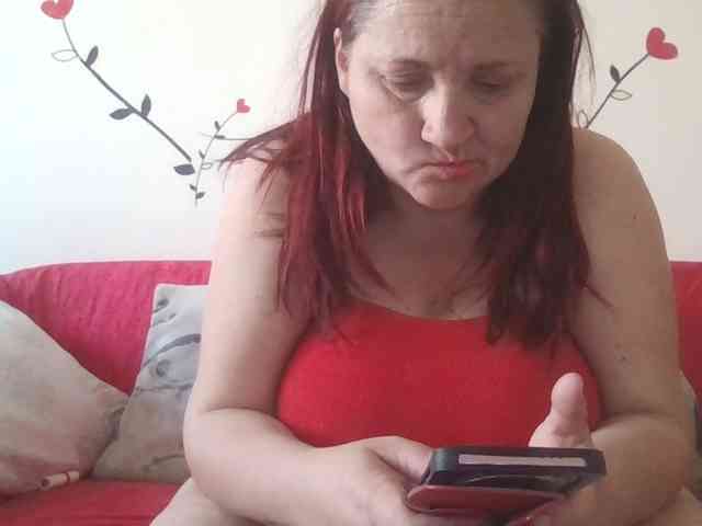 LaraXXX33 webcam