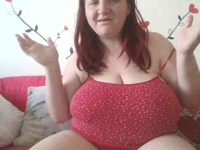 LaraXXX33 webcam