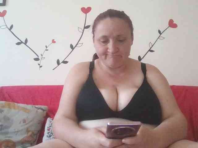 LaraXXX33 webcam