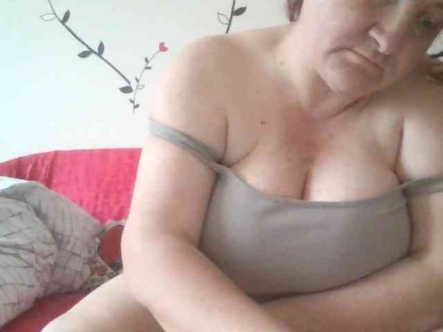 LaraXXX33 webcam
