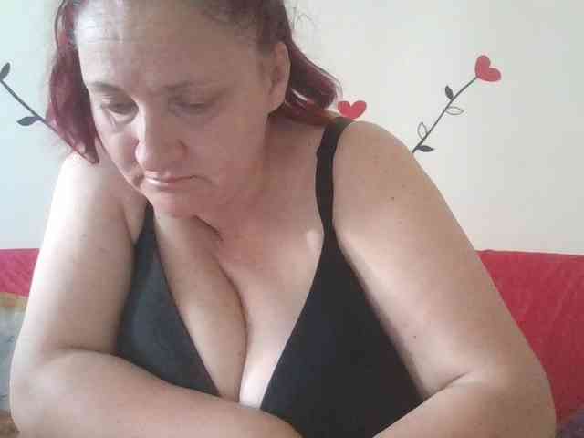 LaraXXX33 webcam