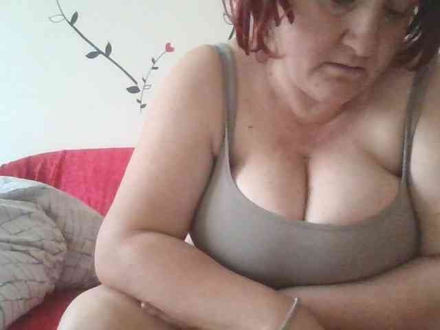 LaraXXX33 webcam