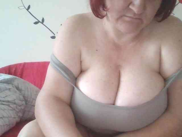 LaraXXX33 webcam