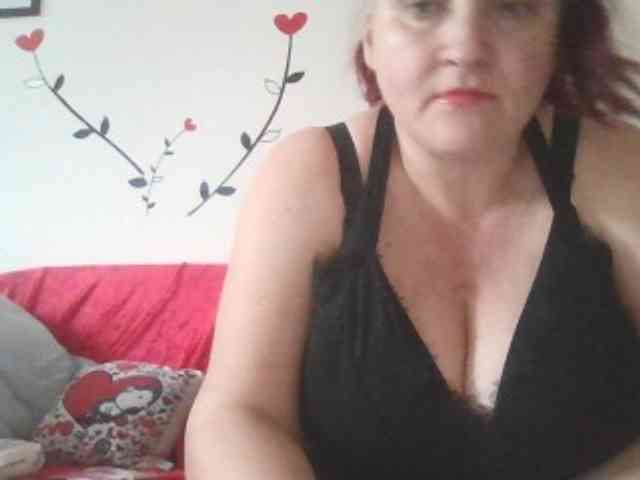 LaraXXX33 webcam