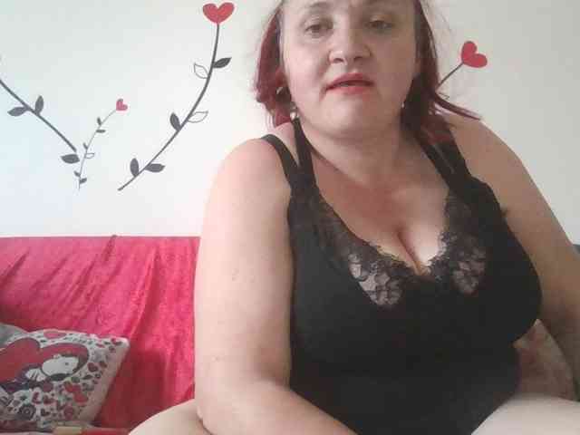 LaraXXX33 webcam