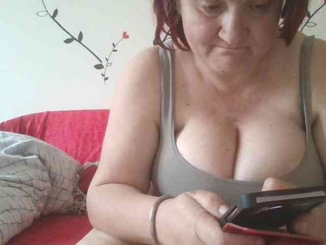 LaraXXX33 webcam