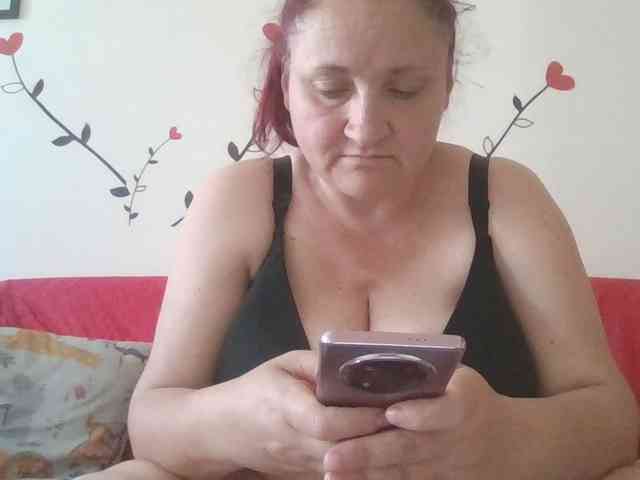 LaraXXX33 webcam
