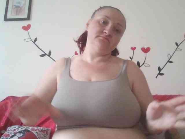 LaraXXX33 webcam