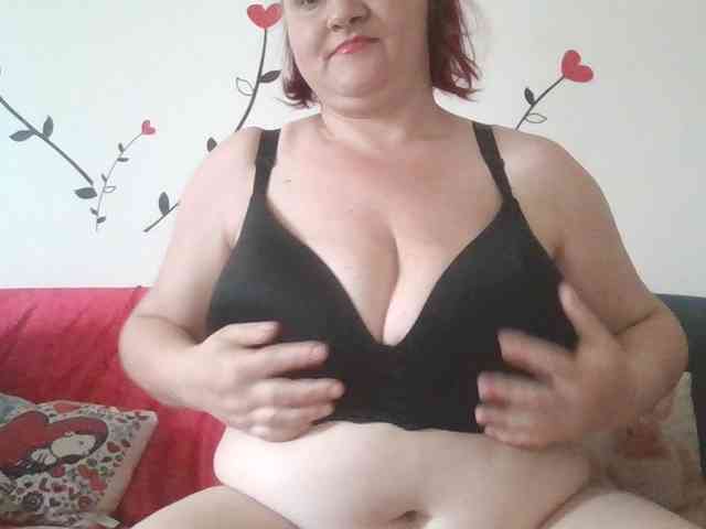 LaraXXX33 webcam