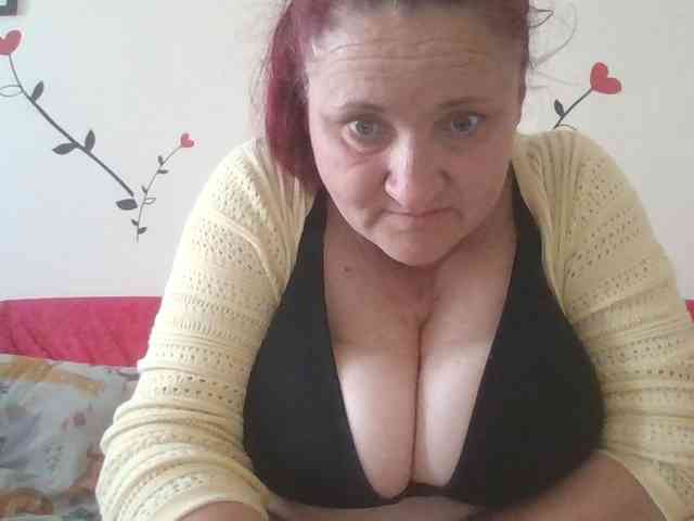 LaraXXX33 webcam
